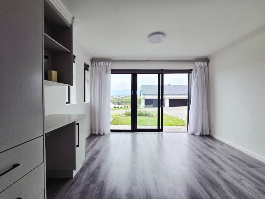 4 Bedroom Property for Sale in Kingswood Golf Estate Western Cape